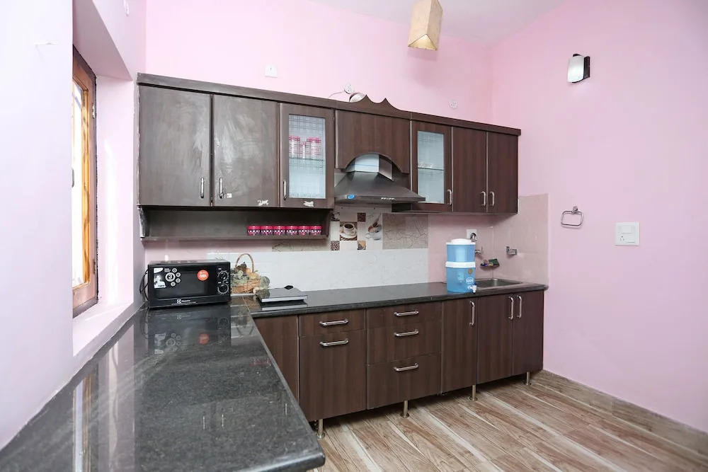 OYO 10946 Home 3BHK Lake View Rainbow Cottage Bhimtal