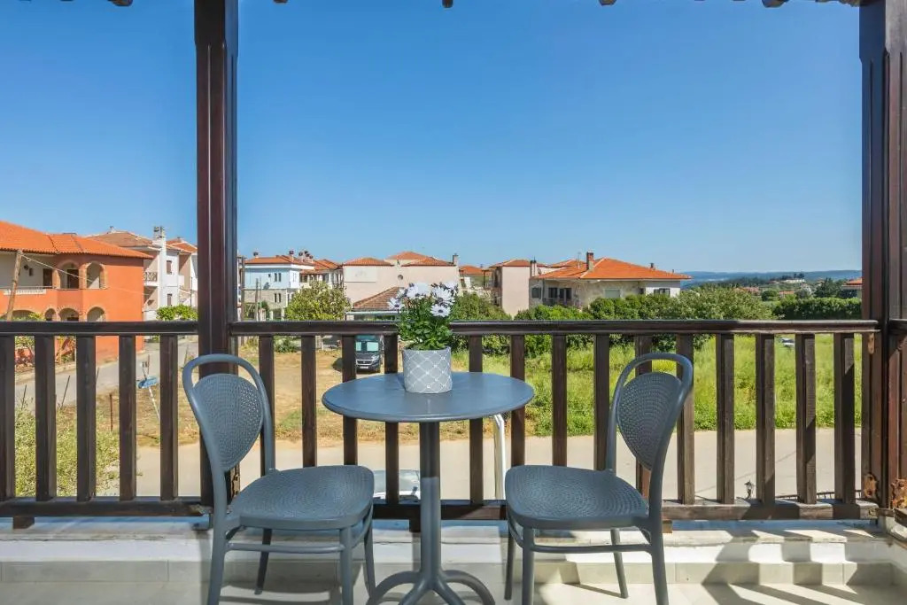 Eleon Suites & Apartments