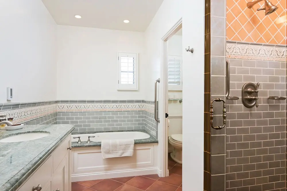 217 Santa Barbara St Duplex 2 Bedrooms 2 Bathrooms Duplex