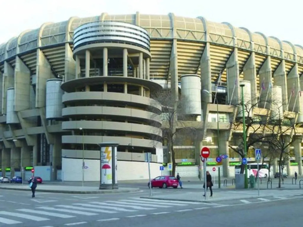 Beautiful Apartment next to Santiago Bernabeu by Batuecas