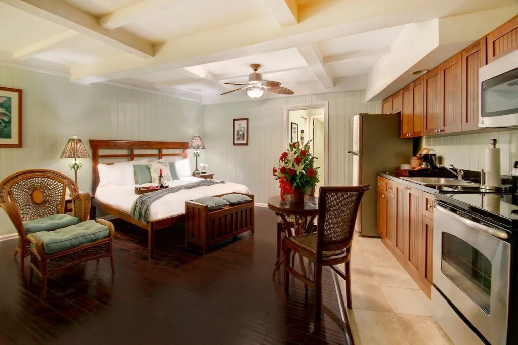 Coconut Palm Inn