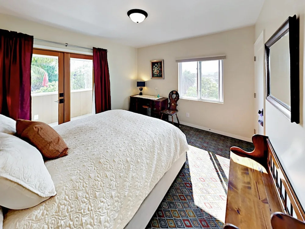 215 Cedar Street Home 3 Bedrooms 2 Bathrooms Home