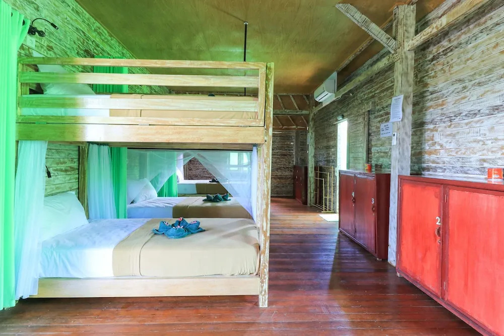 The Green Groves Hostel