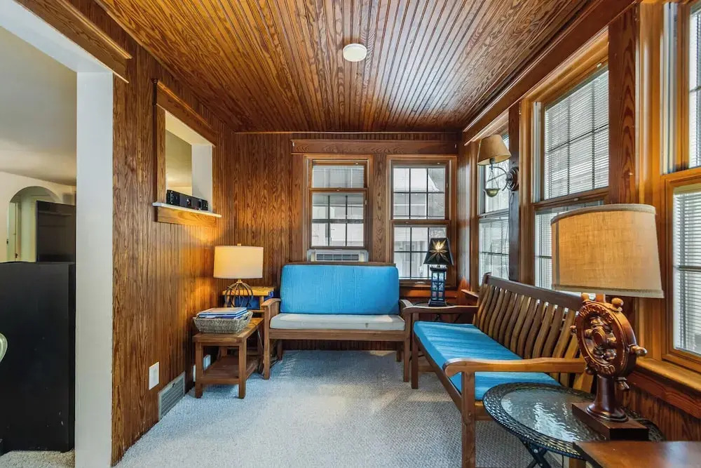 Hickman Street 208a