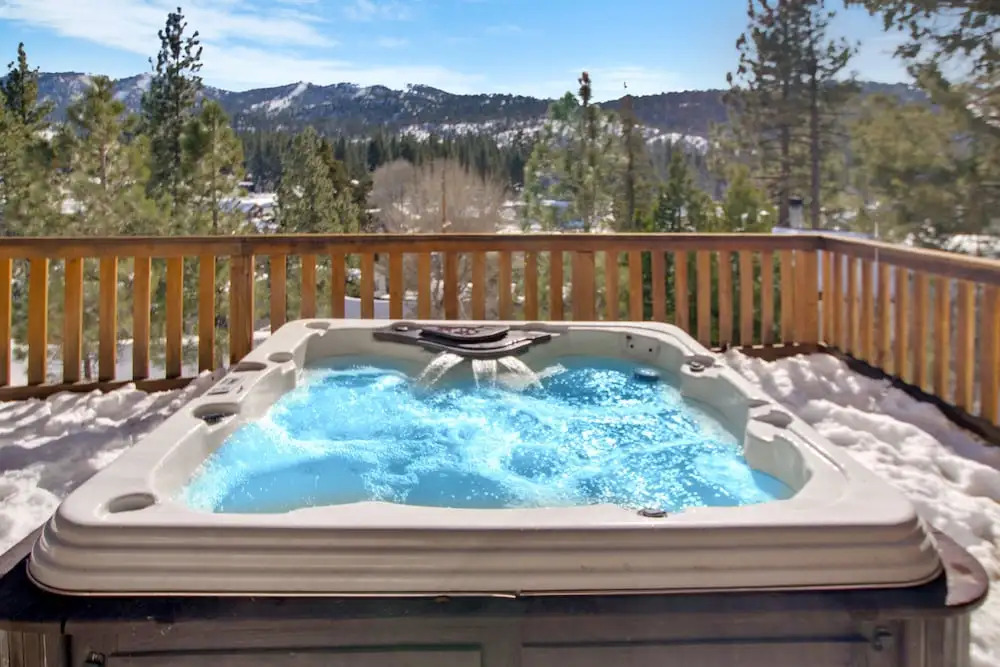 Lake House W/ Decks & Hot Tub 3 Bedroom Cabin