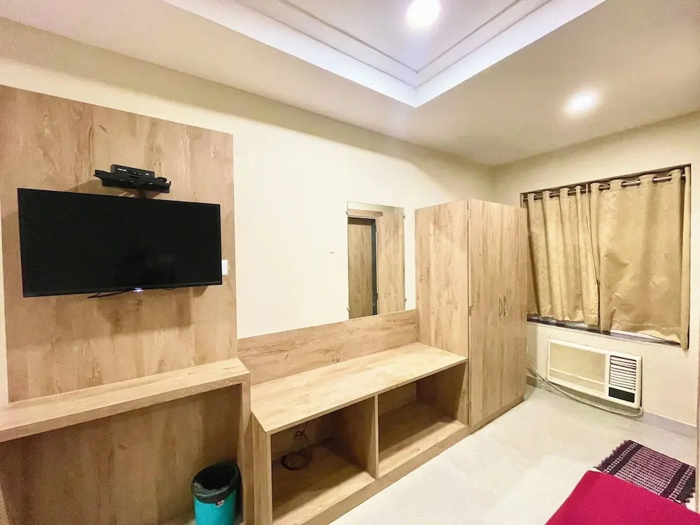 Hotel Janaki Pride - near Temple