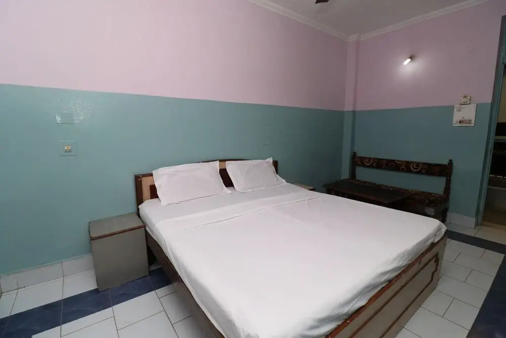 SPOT ON 37960 Hotel Krishna Plaza