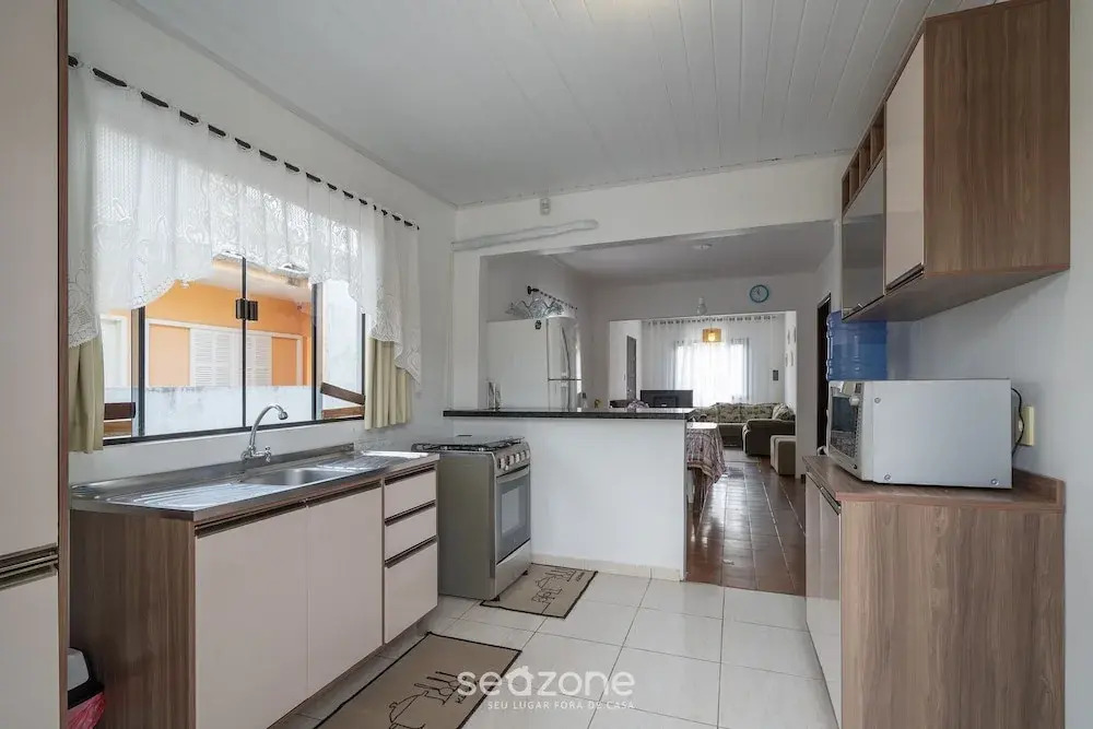 3BR Home w/ BBQ 100m From Beach Rpr056