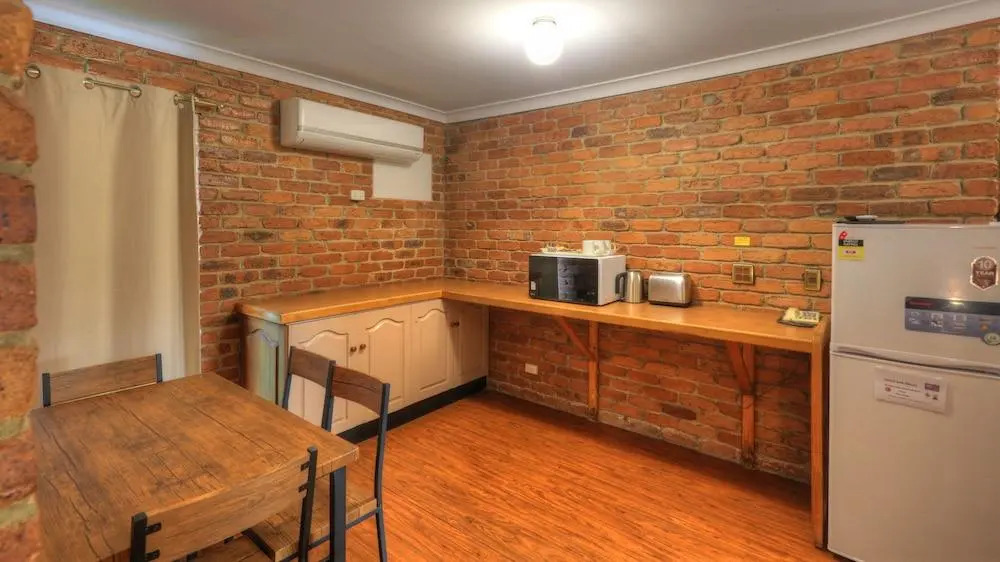 Wondai Colonial Motel & Ivorys Restaurant