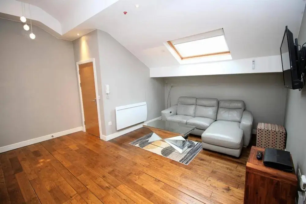Sheffield City Retreat - Modern Apartment