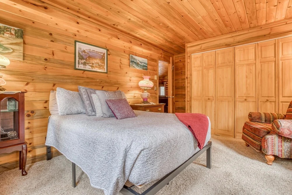 Sweet Log Cabin
