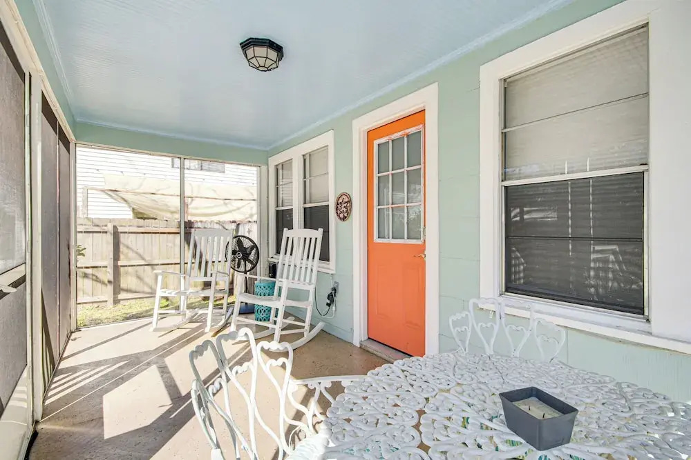 Charming Gulf Coast Cottage - 1 Mile to the Coast!