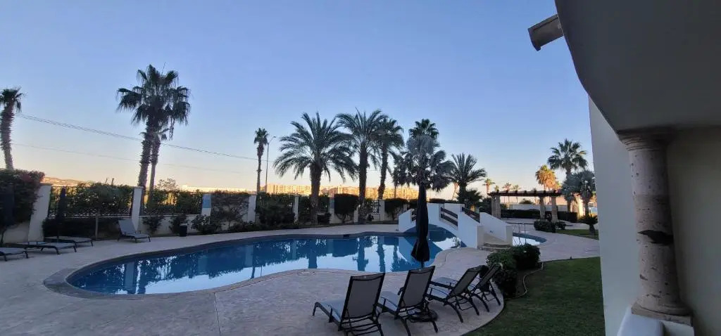 Perfect location - Puerta Cabo Village 500 steps to the beach & resorts
