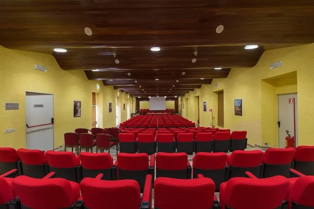 Casa REGINA MONTIS REGALIS
