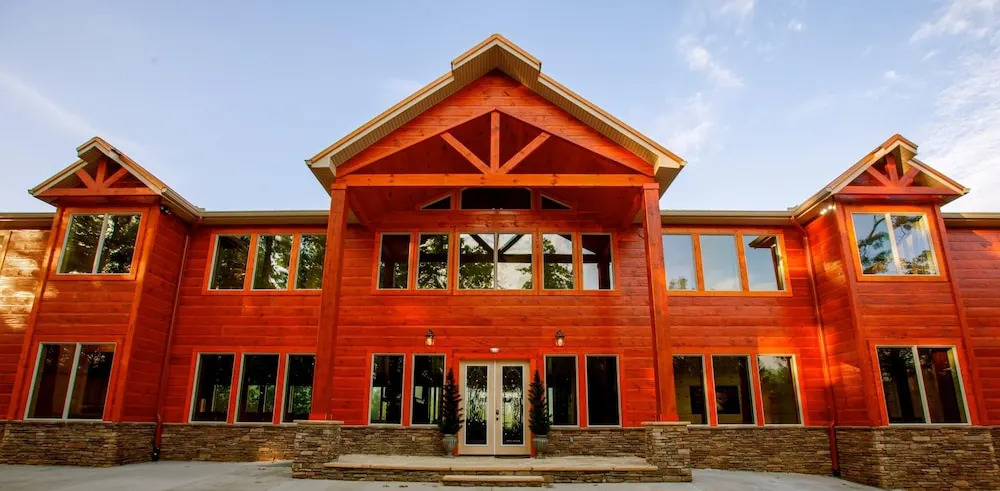 Luxury 14br Haven Views Games Hot Tubs More