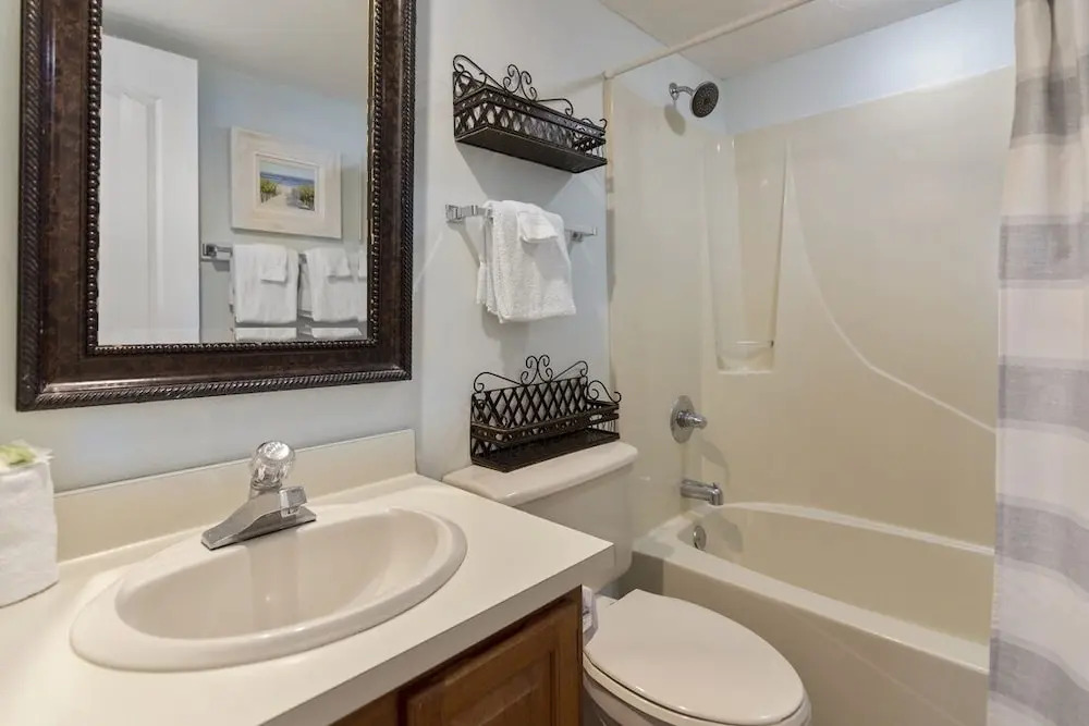 One Seagrove Place Unit 1005 2 Bedroom Condo by Redawning