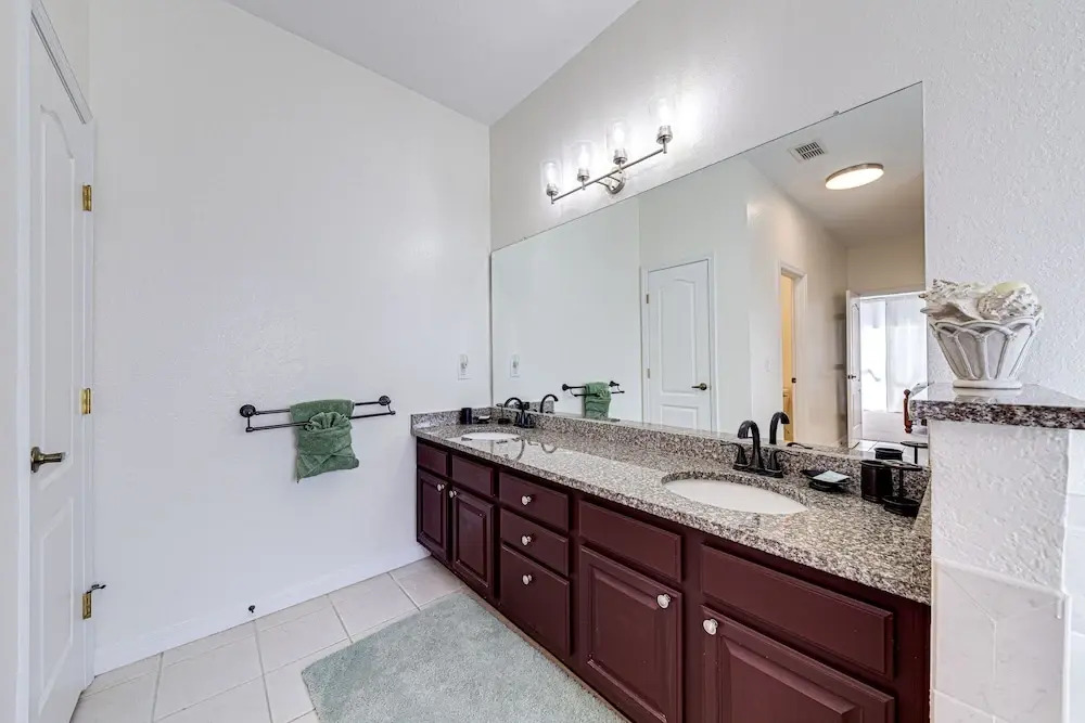 416bc-west Haven 4 Bedroom Home by RedAwning