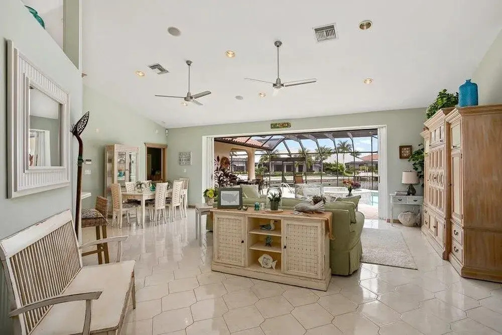 Magnolia Private Home #59999 3 Bedrooms 2 Bathrooms Home by Redawning
