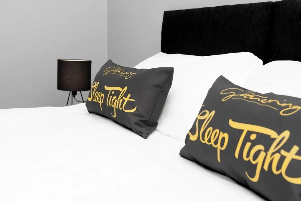 The Berwyn - Berwyn House - Central Wrexham - Sleeps Up to 7