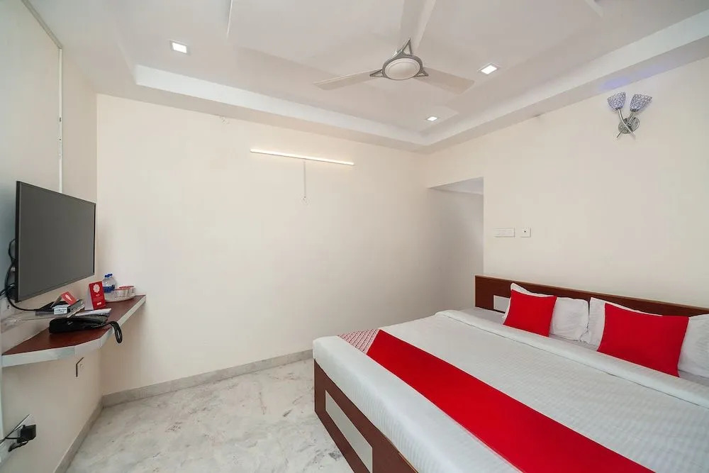 Hotel O Le Mint OMR