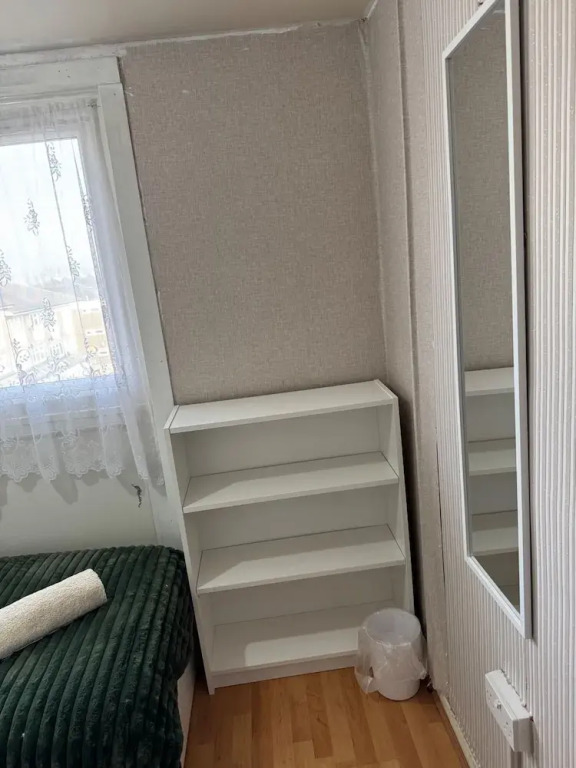 Smethwick - House - Sleeps 8 - Parking