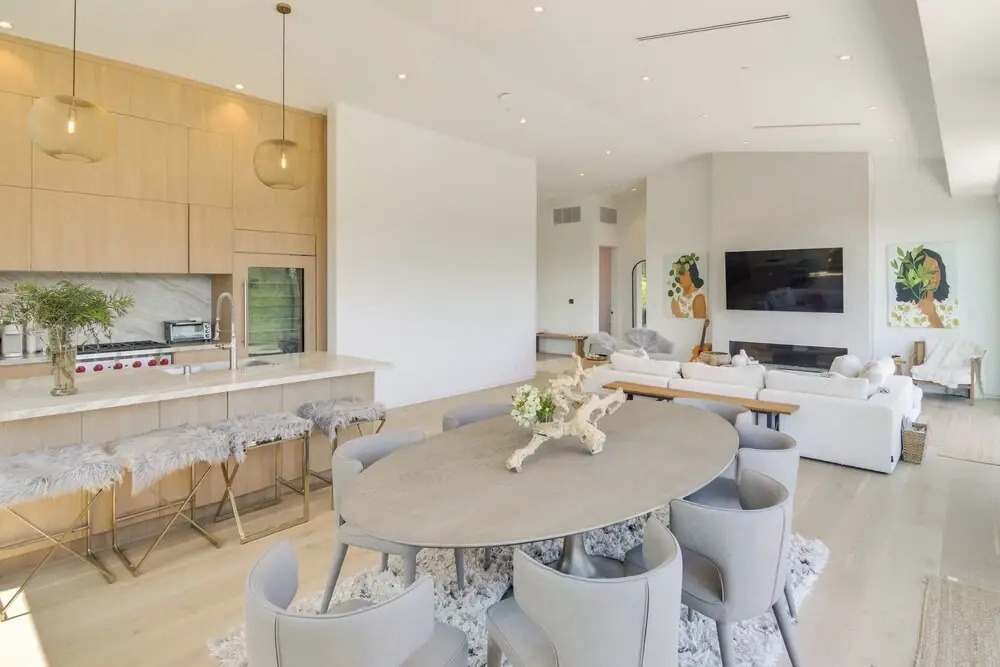 1 Mi to Point Dume: Mtn-view Escape w/ Patio!