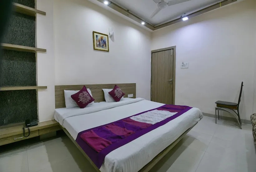Shri Nivas Hotel