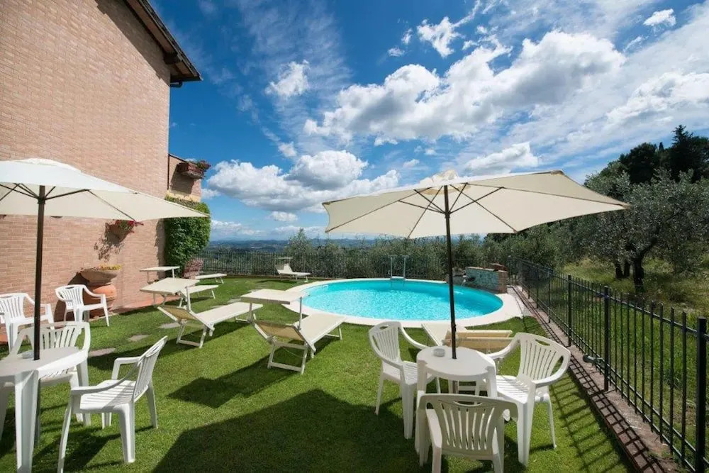 ISA-Holiday-Home with swimming-pool in San Gimignano, apartments with air conditioning and private outdoor area