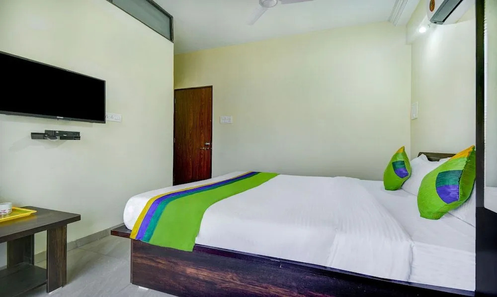 Treebo Sayaji Residency