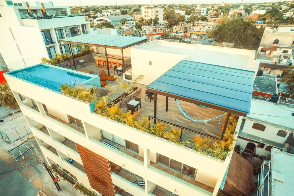 Playa 4020 Apartments with Rooftop Pool near 5th and Beach