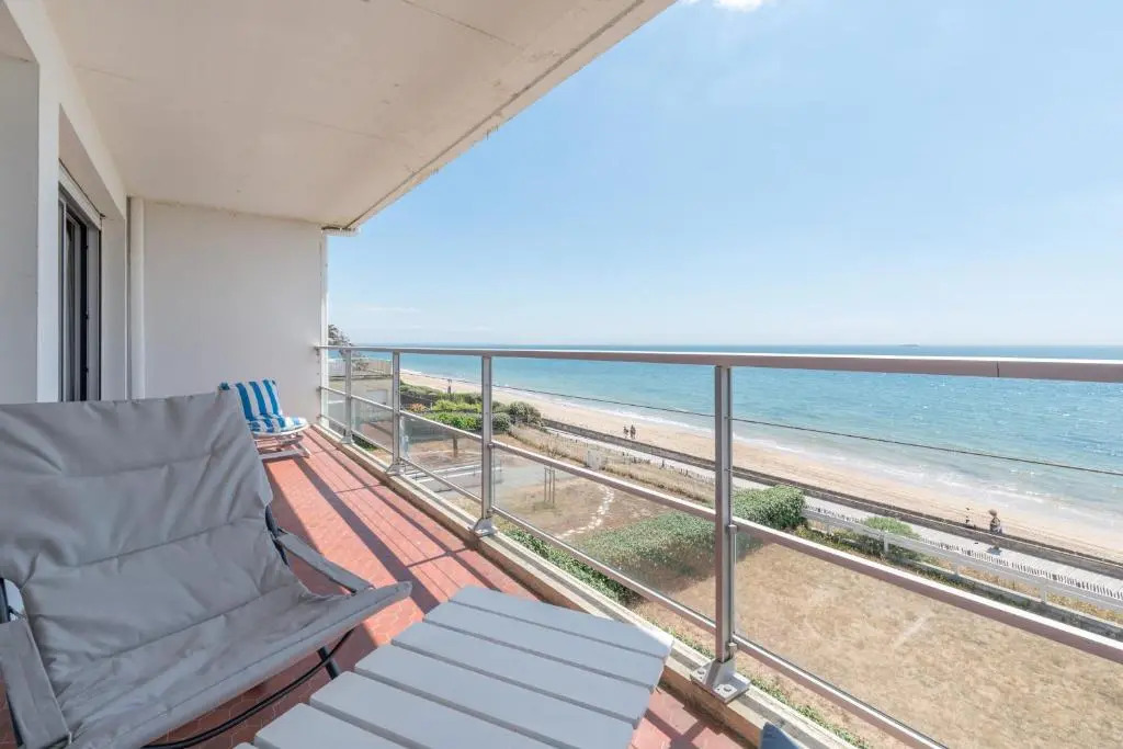 Appartement familial sur la plage de Bonne-Source