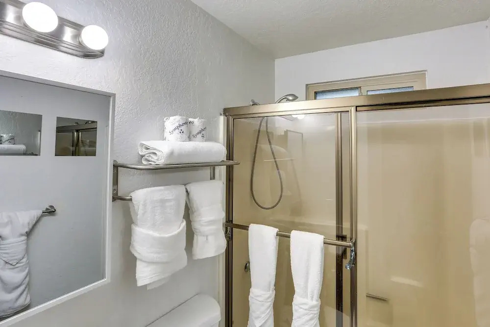 Near Skiing & Hiking: Dog-friendly Big Bear Cabin