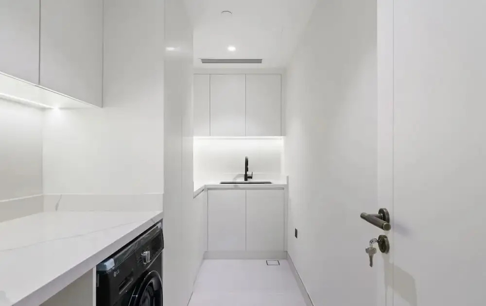 Waterfront 3BR Apt Direct Access to Nakheel Mall
