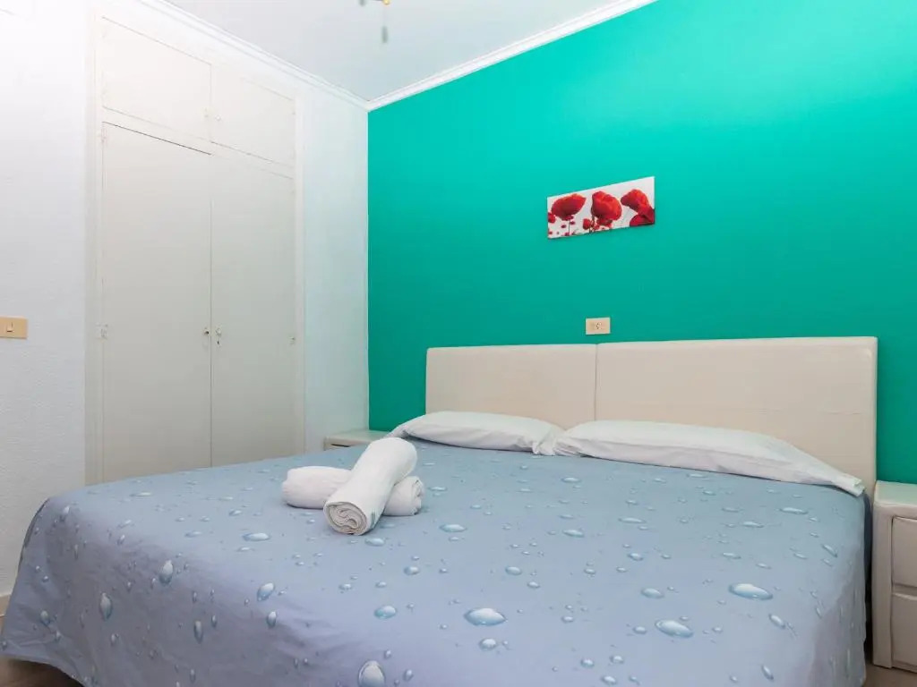 Villa 2 hab cerca piscina toboganes. wifi gratis