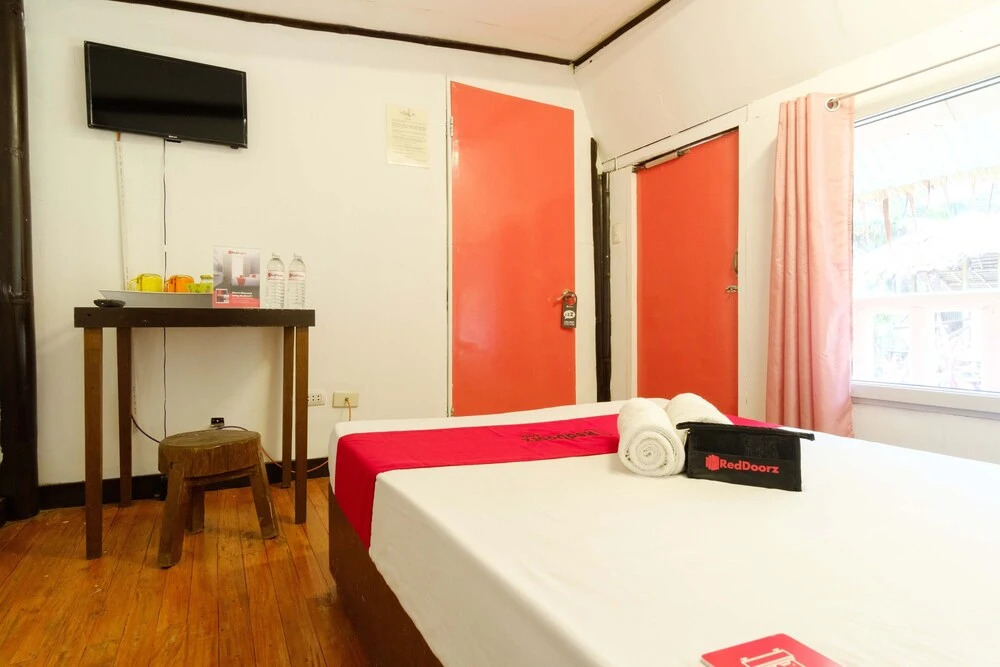 RedDoorz @ Socrates Road Palawan