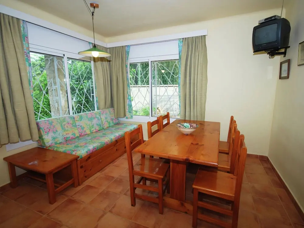 Cozy Apartment in Sant Feliu de Guíxols With Swimming Pool