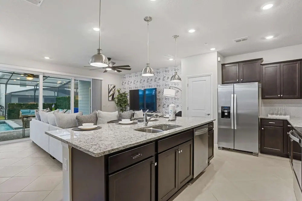 BRAND New 5 bed Villa in Windsor Cay