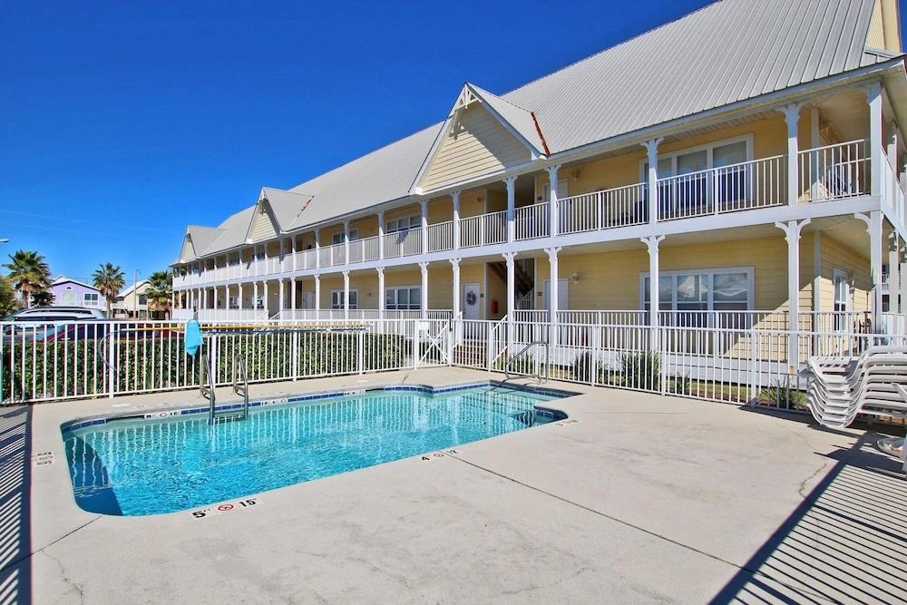 Four Cs 205 By Youngs Suncoast