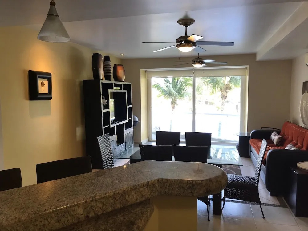 Villa Magna 1 Bedroom Tower 3 on 2nd Floor Oceanfront Sleep up to 4