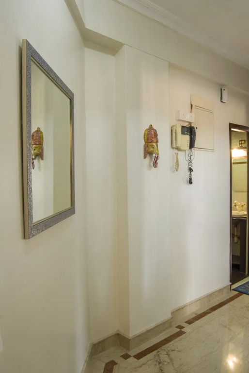Connekthomes Golden Rays Service Flat In Bandra Area