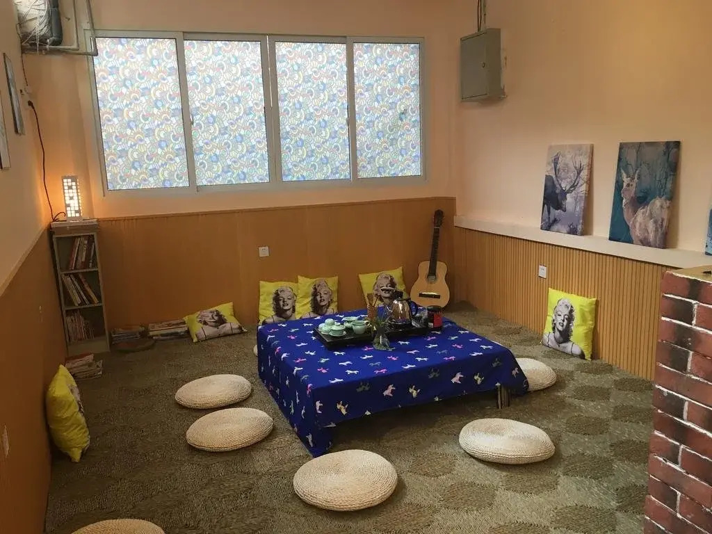 Whale Song Travel Inn