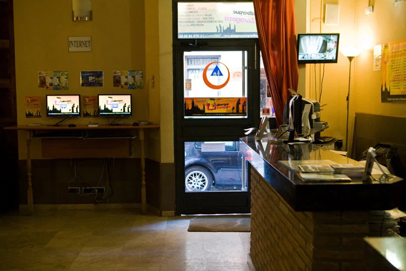 Be Zaragoza Hostel