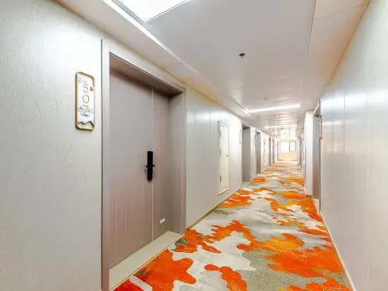Zhubai No.1 Mansion Hotel (Qingdao May Fourth Square Hisense Bridge Subway Station)