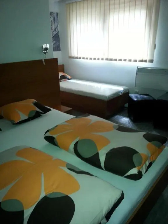 Prenociste Zan