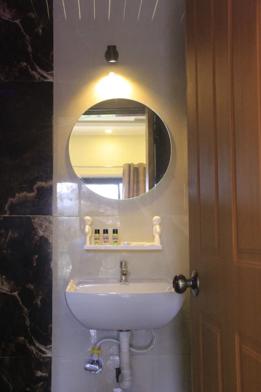 Roshni - The Luxury Guest House