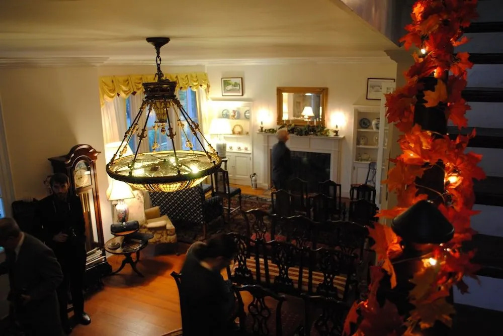Inn On Poplar Hill