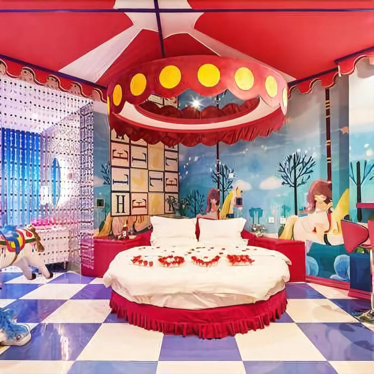 Pin'ai Theme Hotel