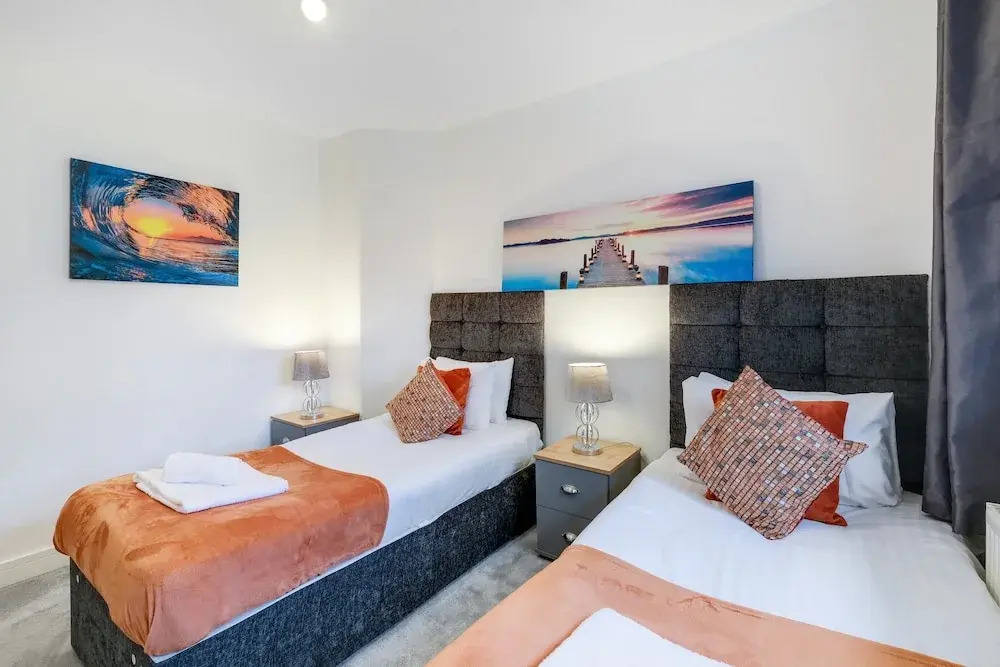 Eastons 2 Bedroom Apt. with Sofa Bed
