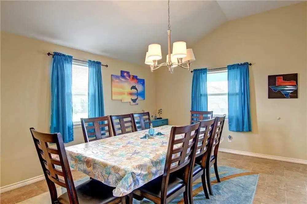 Dolphin House 3 Bedrooms 3 Bathrooms Home