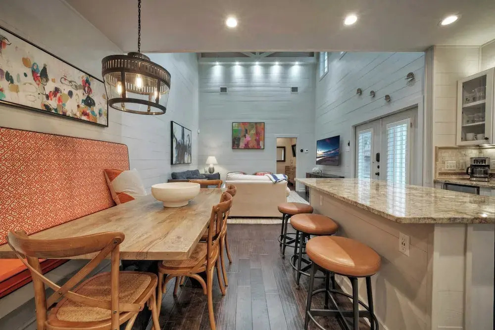 16 Palms by Avantstay Luxury Getaway, Backyard Oasis Pool & Playscape Access